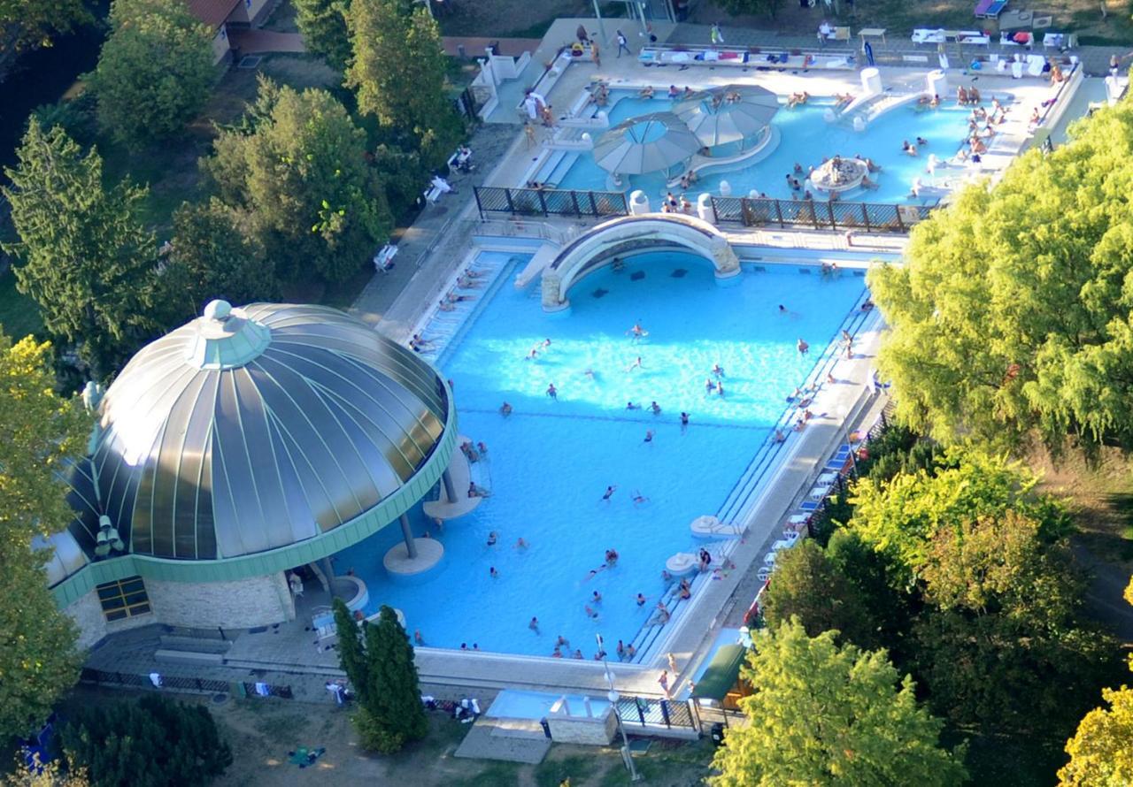 Sziget Apartman エゲル エクステリア 写真