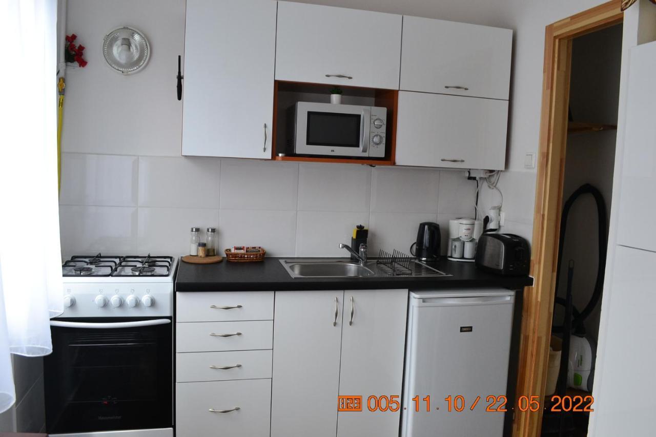 Sziget Apartman エゲル エクステリア 写真